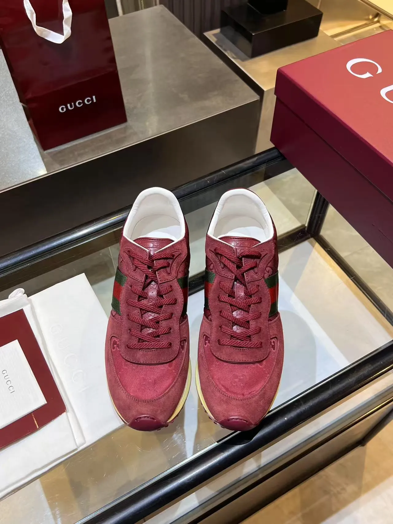 Men's Men's Shoes 💰620💰 Gucci Gucci Top Version Latest Catwalk Style Re-Motion Series Thick-soled Casual Sneakers Original Purchased, Developed and Made. This sneaker has a detachable and adjustable ankle strap, adding a dynamic item to the 2025 spring and summer series. The light and flexible outsole has been specially treated and is filled with a strong retro style. Exquisite packaging at the delivery counter 🛍📦 ▪️Fabrics: Original custom imported first-layer cowhide ▪️Inner lining: Original custom-made breathable mesh ▪️Sole: Original molded TPU material ▪️Sole thickness: 3.5CM ▪️Size: 39-44 (customized at 38.45.46)